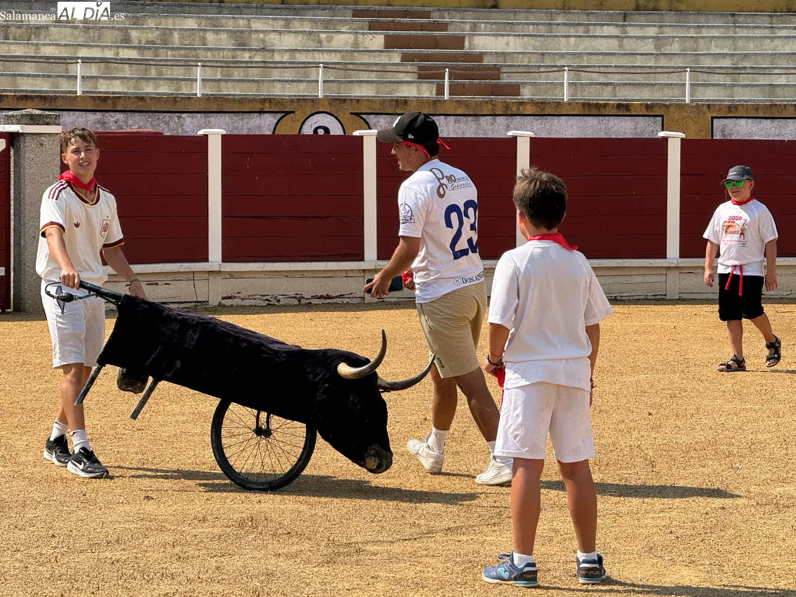 Foto 9 - Carreras, diversi&oacute;n y tradici&oacute;n en el esperado encierro infantil de San Ferm&iacute;n de los campamentos urbanos de verano