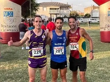 Foto 3 - Daniel Ayuso y Ver&oacute;nica S&aacute;nchez se imponen en la XVIII Carrera Popular de Villoruela, que reuni&oacute; a m&aacute;s de 320 participantes