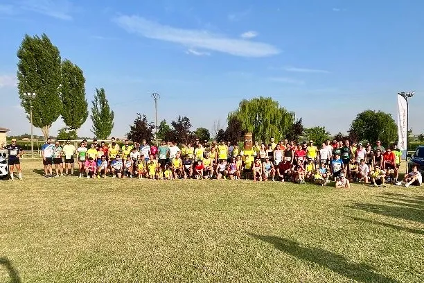Foto 2 - Daniel Ayuso y Ver&oacute;nica S&aacute;nchez se imponen en la XVIII Carrera Popular de Villoruela, que reuni&oacute; a m&aacute;s de 320 participantes