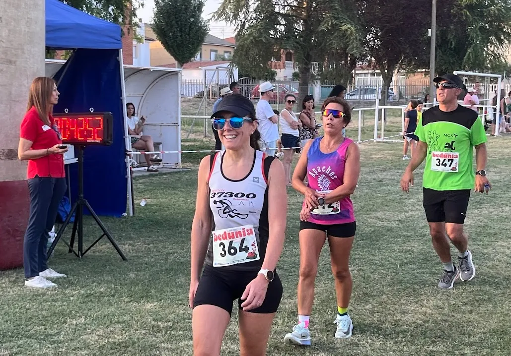 Foto 4 - Daniel Ayuso y Ver&oacute;nica S&aacute;nchez se imponen en la XVIII Carrera Popular de Villoruela, que reuni&oacute; a m&aacute;s de 320 participantes