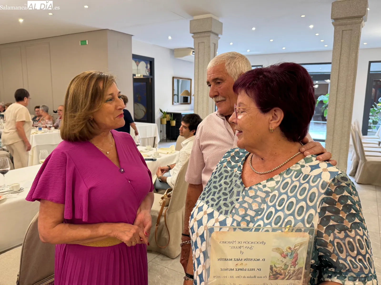 Foto 2 - Homenajes y convivencia en la gran jornada festiva anual de la Asociaci&oacute;n San Miguel