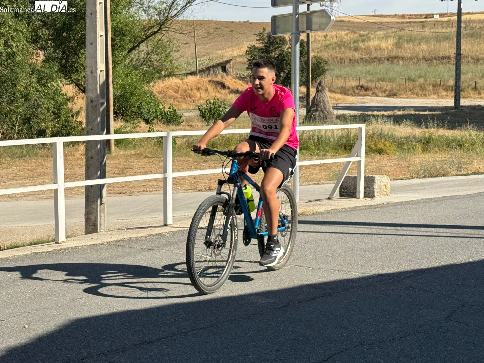 Foto 4 - Cerca de 300 personas se citan en Santiago de la Puebla para vivir la X Quedada Ciclista y Runner Solidaria