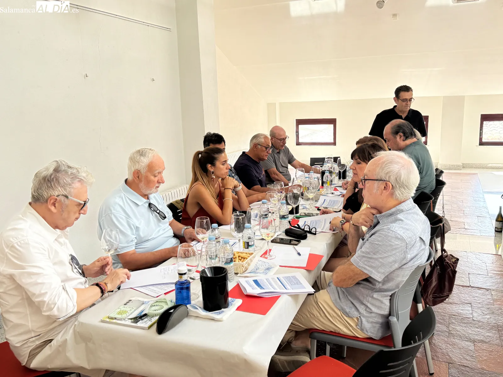 Foto 2 - &Eacute;xito de participaci&oacute;n en la primera cata de vinos de la Villa organizada en Macotera