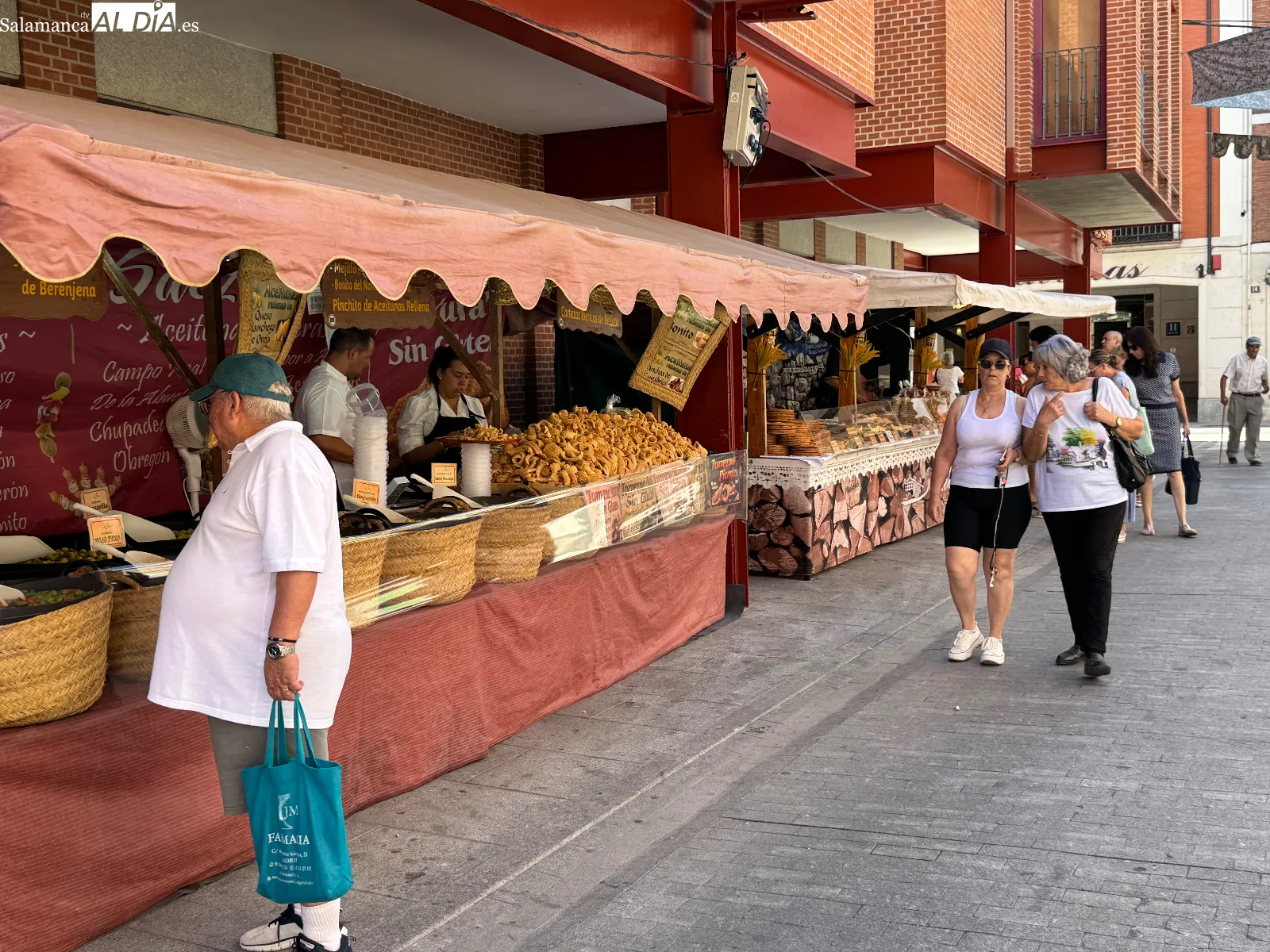 Foto 4 - El Mercado Barroco llena de historia y animaci&oacute;n, por primera vez en julio, la Plaza de Espa&ntilde;a 