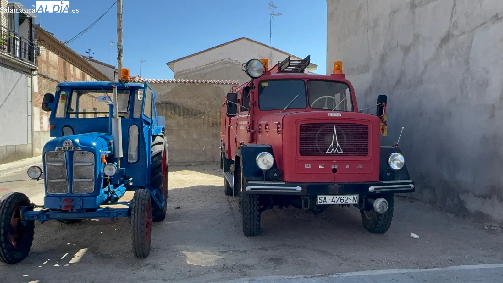 Foto 3 - Originalidad, carcajadas y recuerdos, protagonistas de la Carrera de Autos Locos y la concentraci&oacute;n de cl&aacute;sicos de Santiago de la Puebla
