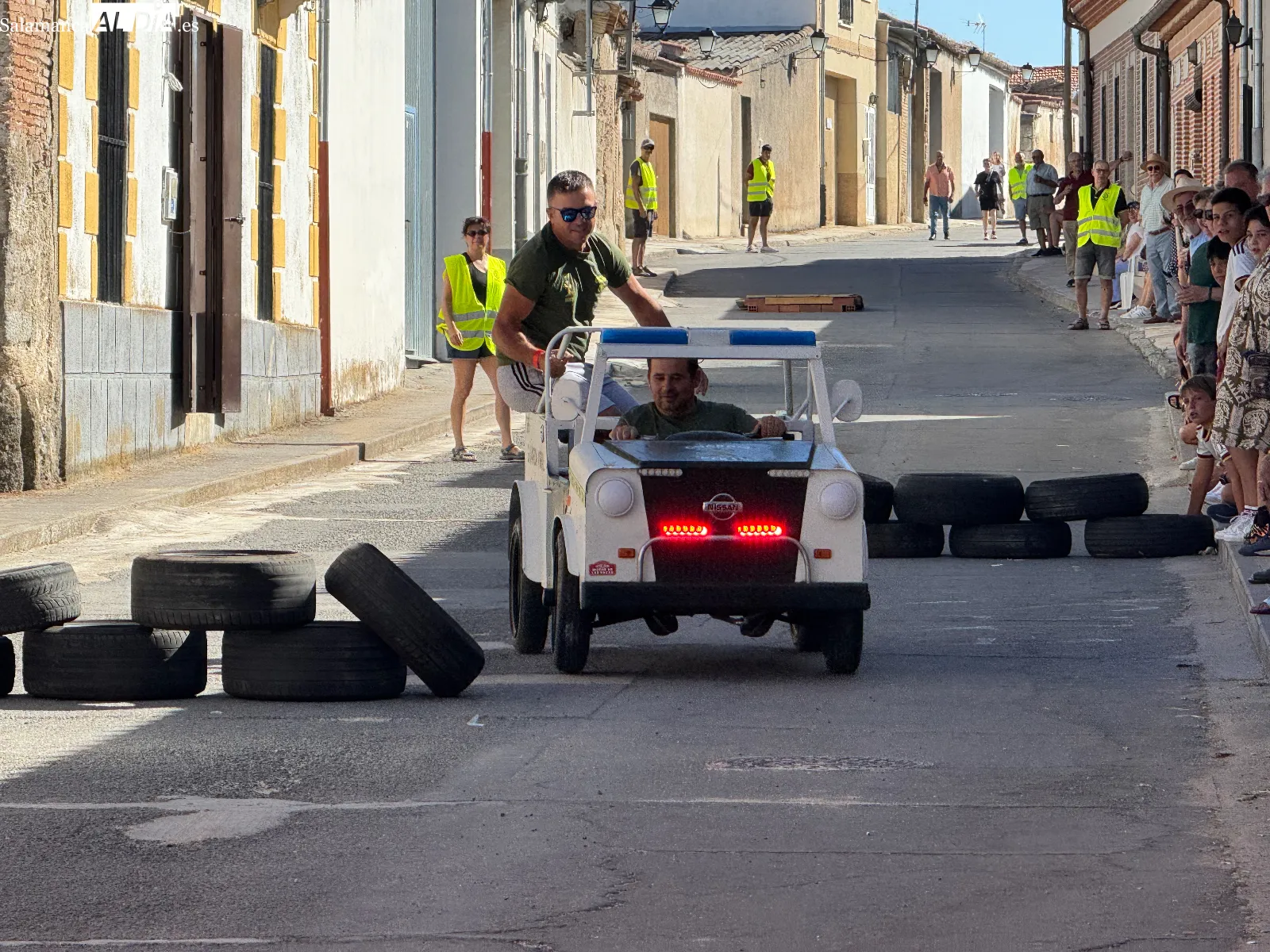 Foto 8 - Originalidad, carcajadas y recuerdos, protagonistas de la Carrera de Autos Locos y la concentraci&oacute;n de cl&aacute;sicos de Santiago de la Puebla