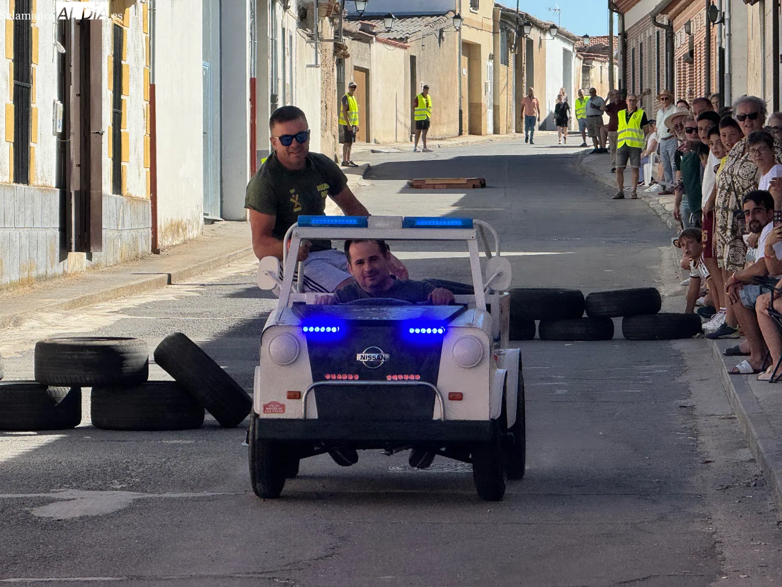 Foto 7 - Originalidad, carcajadas y recuerdos, protagonistas de la Carrera de Autos Locos y la concentraci&oacute;n de cl&aacute;sicos de Santiago de la Puebla