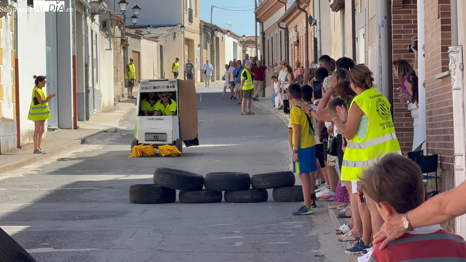 Foto 9 - Originalidad, carcajadas y recuerdos, protagonistas de la Carrera de Autos Locos y la concentraci&oacute;n de cl&aacute;sicos de Santiago de la Puebla