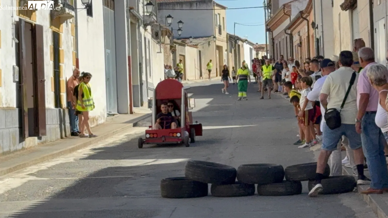 Foto 11 - Originalidad, carcajadas y recuerdos, protagonistas de la Carrera de Autos Locos y la concentraci&oacute;n de cl&aacute;sicos de Santiago de la Puebla