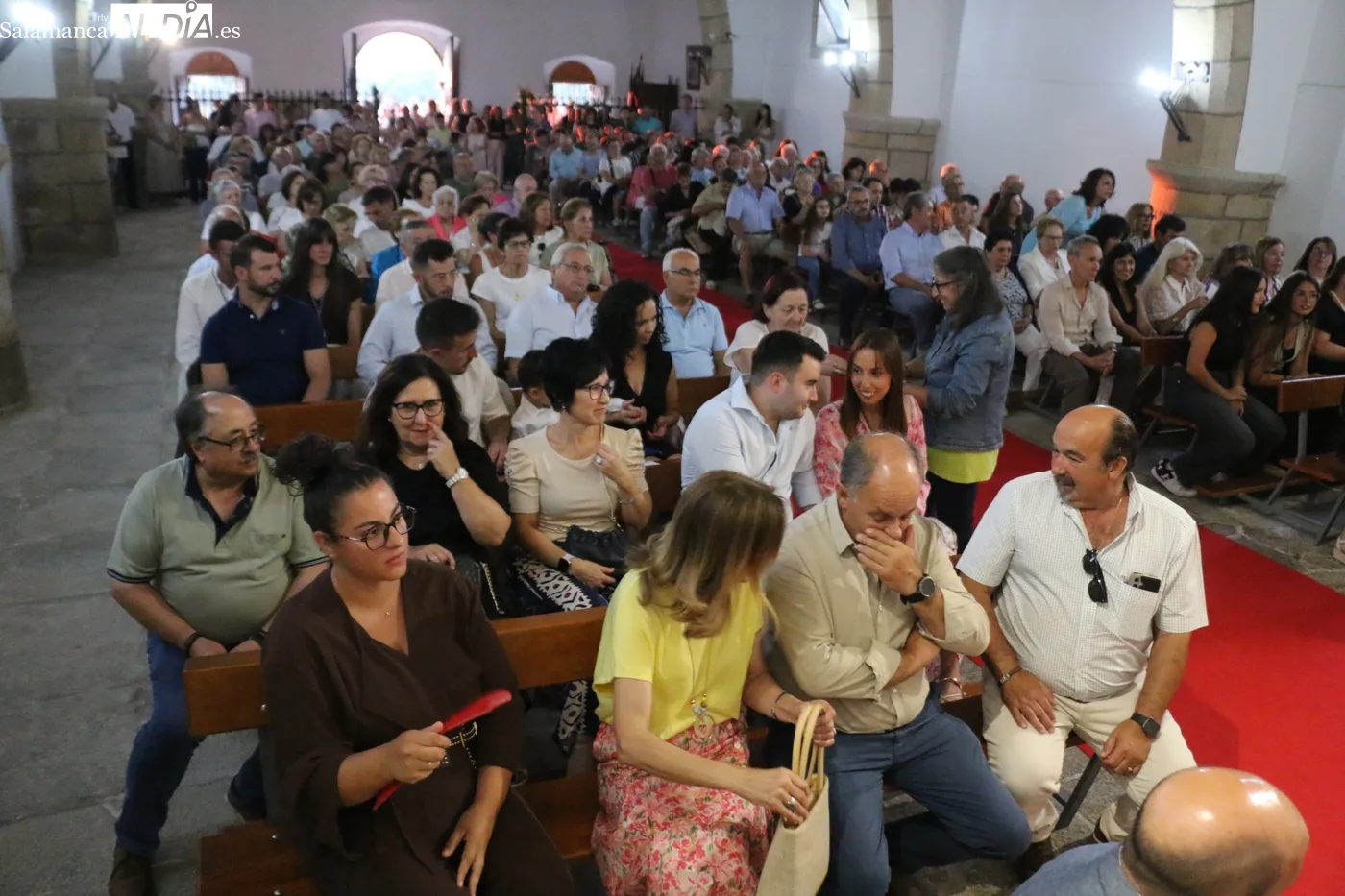 Procesión de bajada de la Virgen del Socorro en Vitigudino / CORRAL
