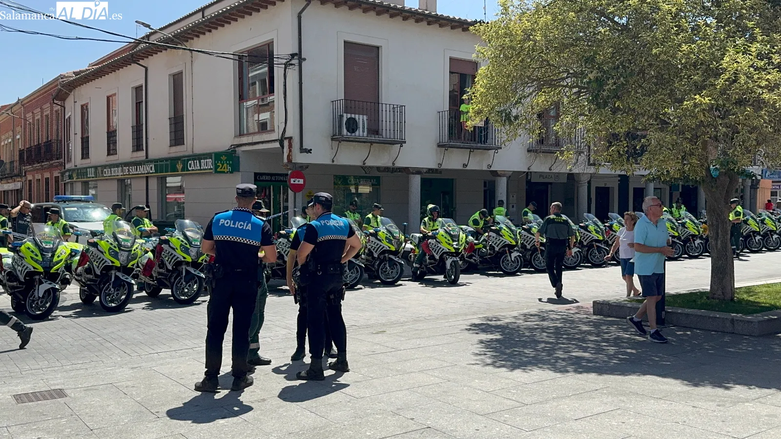 Foto 3 - Pe&ntilde;aranda y comarca se vuelcan con la salida de la Vuelta Sub-23