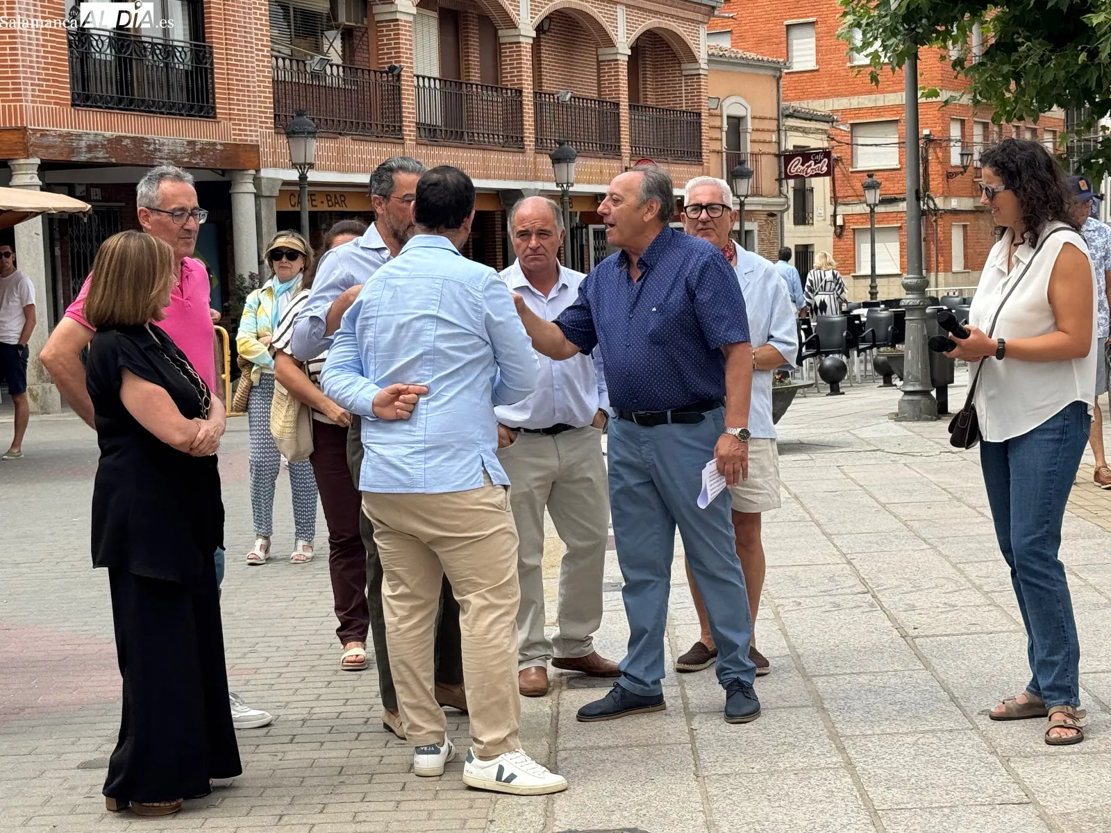 Foto 10 - Macotera re&uacute;ne tradici&oacute;n y folclore internacional en el arranque de su I Feria de Artesan&iacute;a