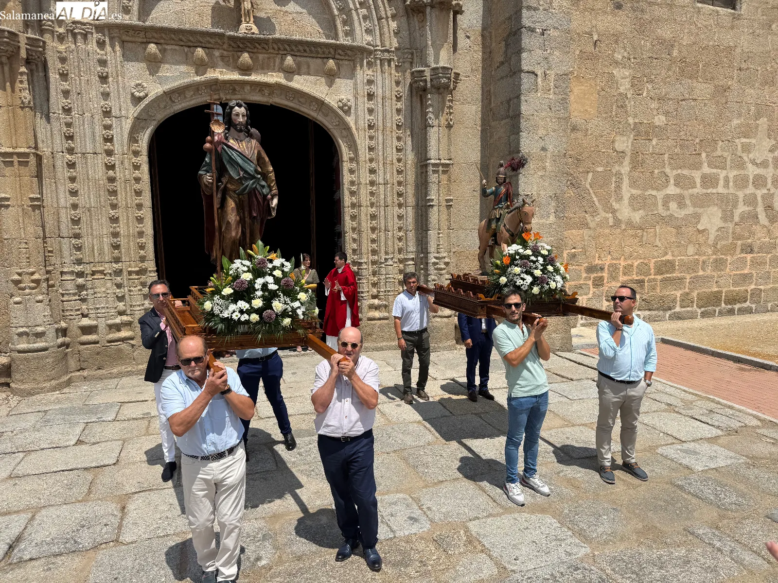 Foto 2 - Santiago de la Puebla vive con fervor el d&iacute;a grande de las fiestas en honor a Santiago Ap&oacute;stol