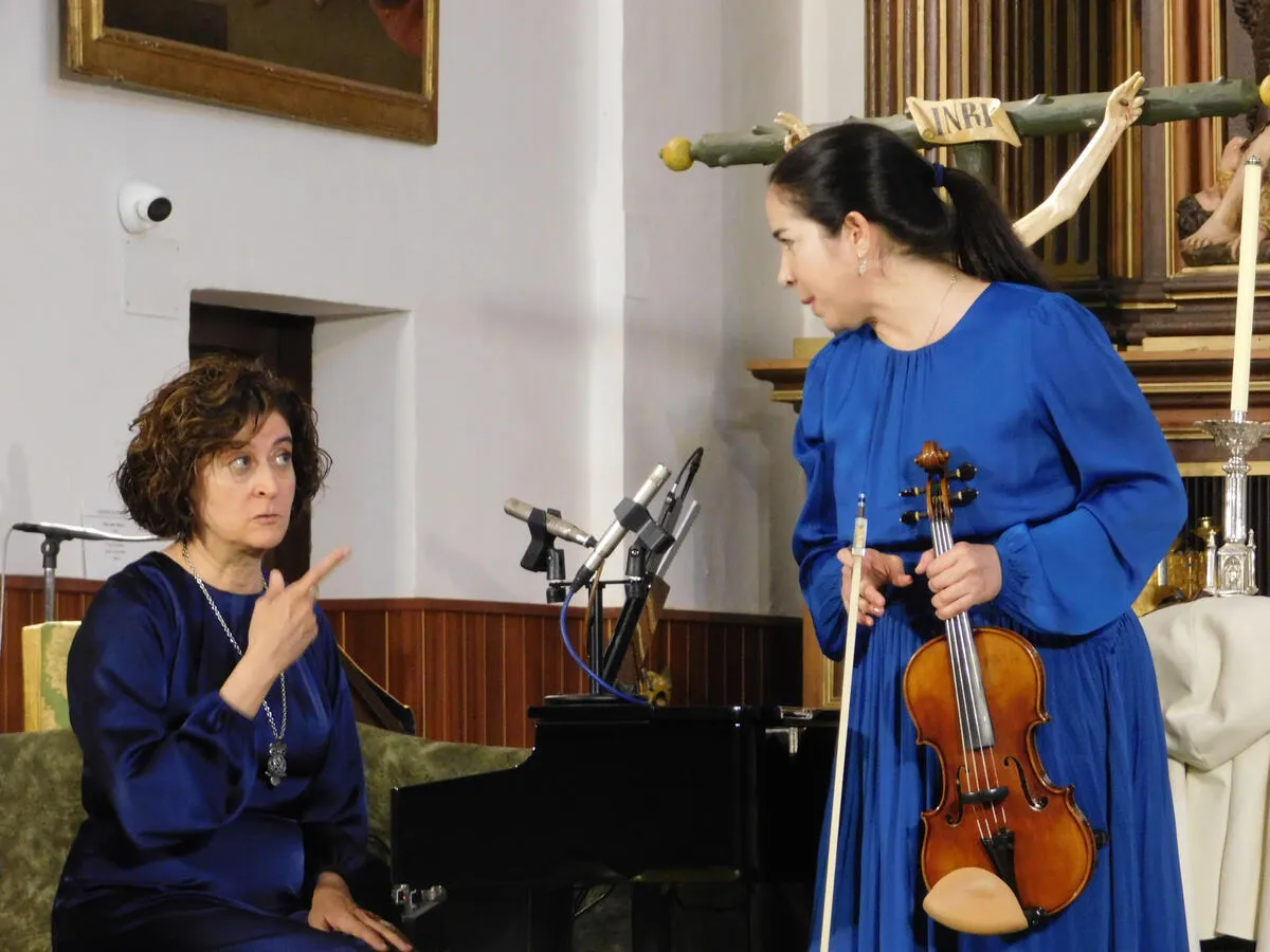 Alba de Tormes acoge una emotiva representación teatral dedicada a San Juan de la Cruz