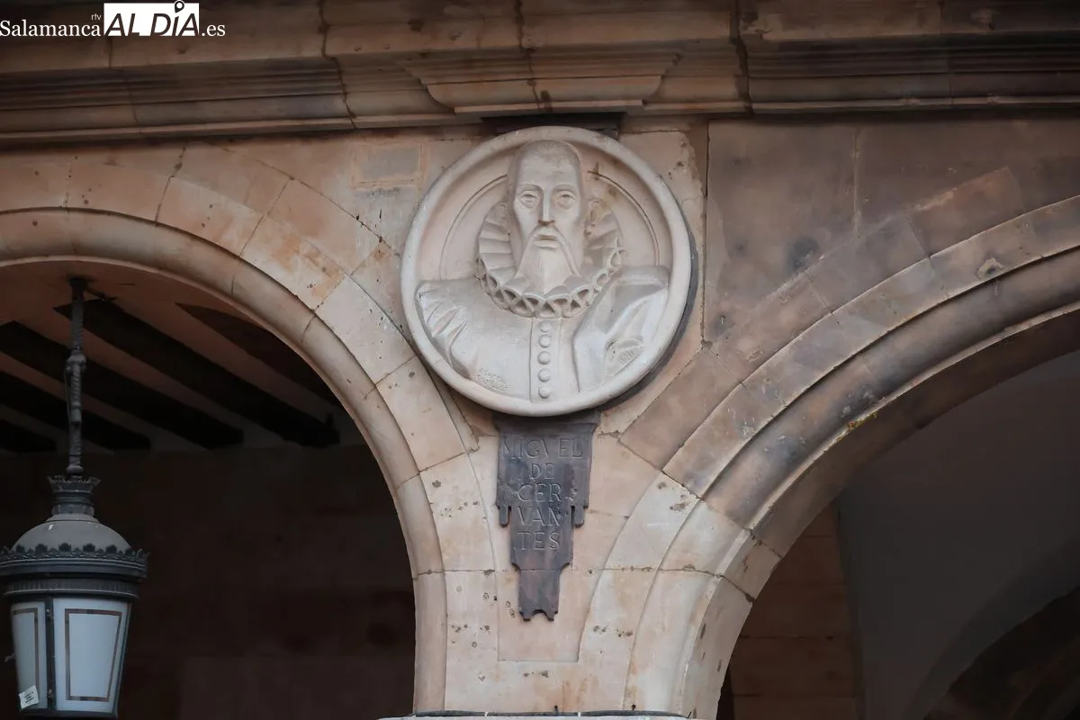 Los medallones de la Plaza Mayor de Salamanca: arte e historia esculpida sobre piedra | Fotos: David Sañudo