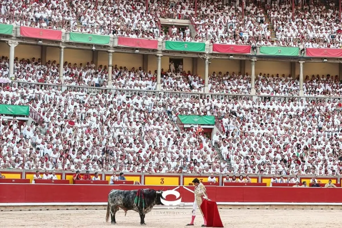 Foto 8 - FOTOS | Diosleguarde corta una oreja de peso en su debut en Pamplona