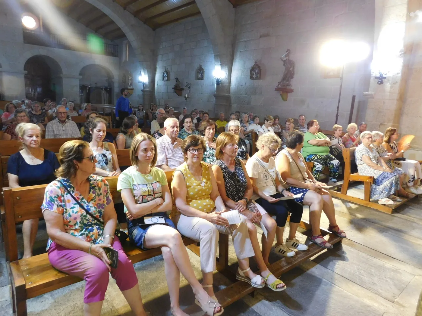 Representación de la obra 'Juan, el espíritu del amor' en la iglesia de San Sebastián, de Mieza