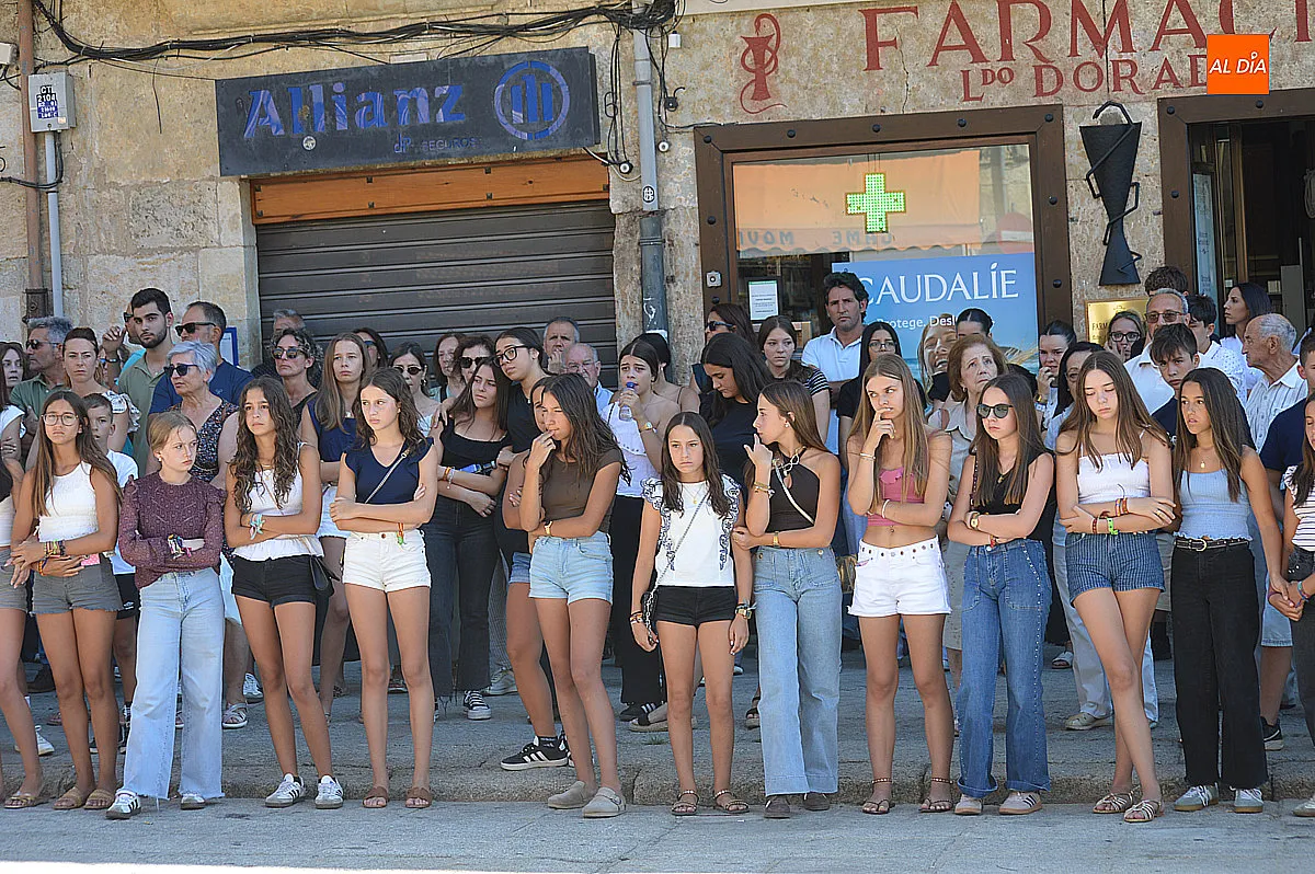 Foto 11 - Ciudad Rodrigo despide con emoci&oacute;n a Adri&aacute;n Ibarra Mart&iacute;n en un multitudinario minuto de silencio