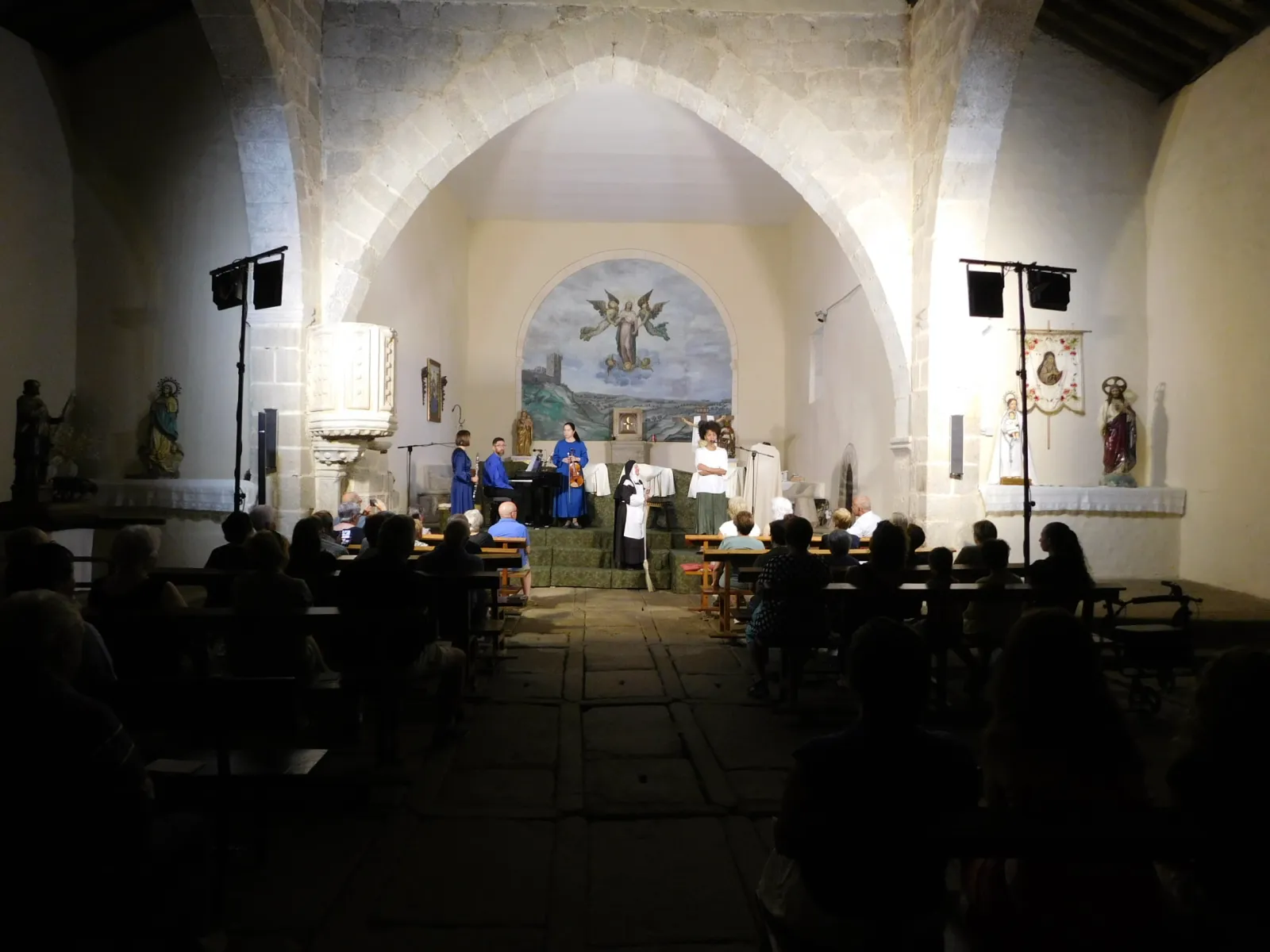 Foto 4 - De 'Los mozos de Monle&oacute;n' a San Juan de la Cruz: un pueblo donde la cultura nunca deja de cantar (Fotos)