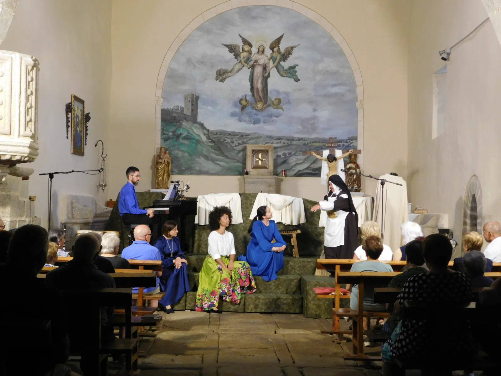 Foto 7 - De 'Los mozos de Monle&oacute;n' a San Juan de la Cruz: un pueblo donde la cultura nunca deja de cantar (Fotos)