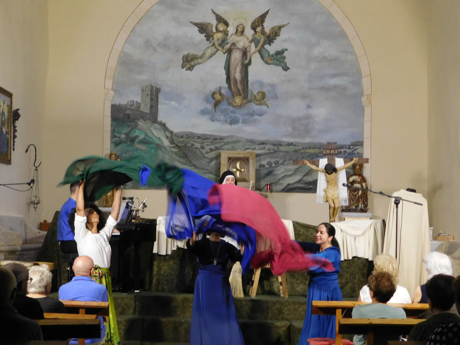 Foto 8 - De 'Los mozos de Monle&oacute;n' a San Juan de la Cruz: un pueblo donde la cultura nunca deja de cantar (Fotos)