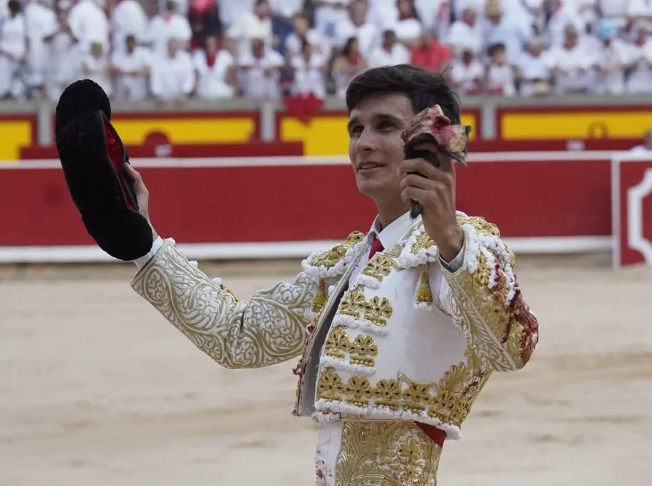 Manuel Diosleguarde corta oreja debut Pamplona 2026