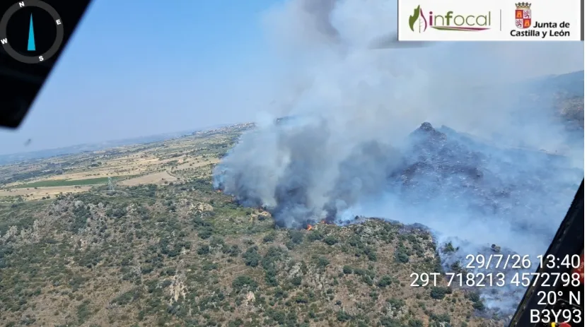 Imágenes del incendio tomadas por los efectivos de extinción