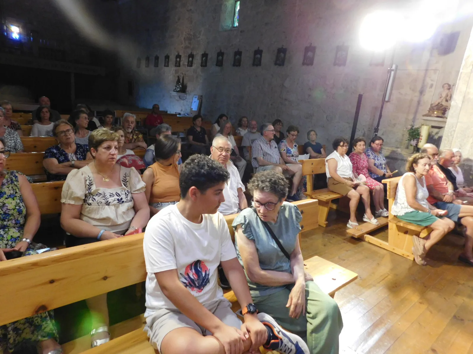 Foto 2 - La iglesia de Retortillo se transforma en escenario para revivir a San Juan de la Cruz