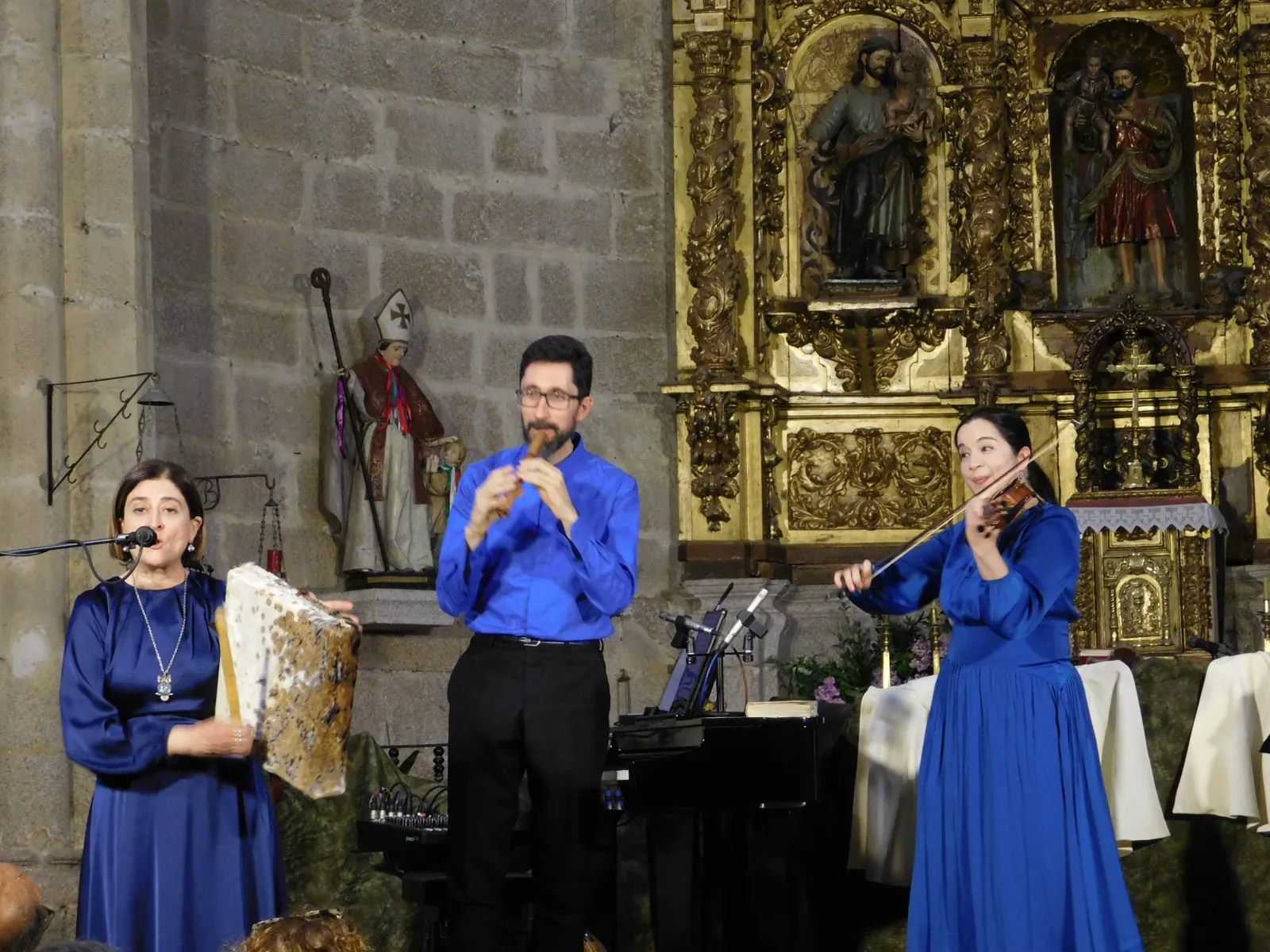 Foto 8 - La iglesia de Retortillo se transforma en escenario para revivir a San Juan de la Cruz