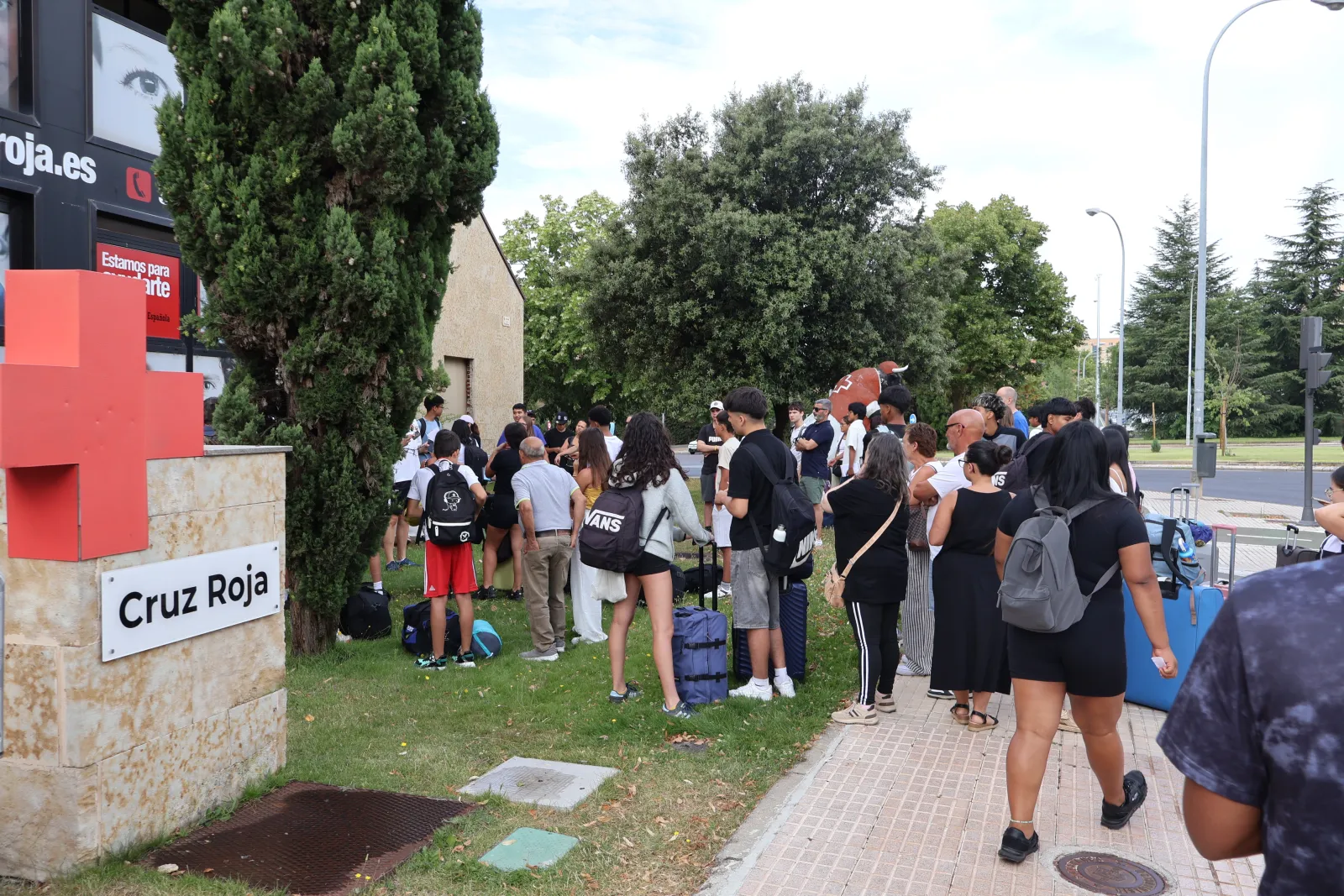 Foto 6 - FOTOS | Un centenar de menores salmantinos parten al campamento de Cruz Roja en Gredos