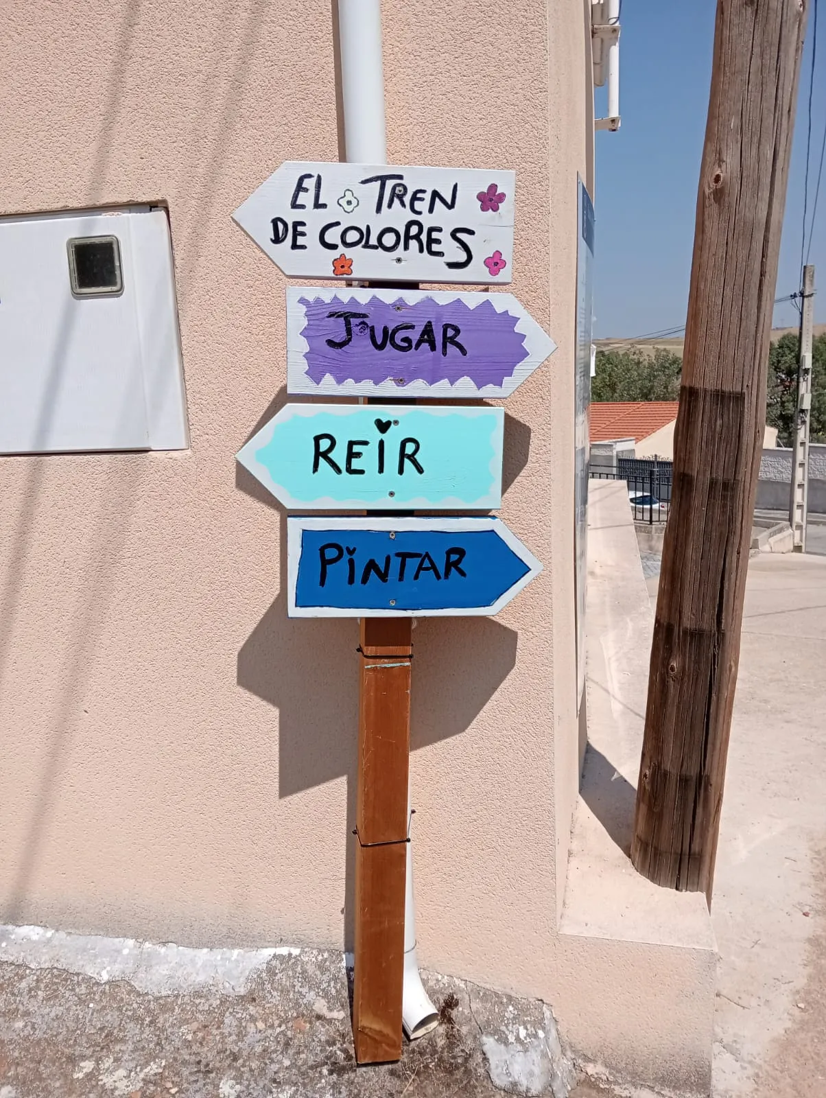 Foto 5 - Los ni&ntilde;os y ni&ntilde;as del Taller de Colores rinden un emotivo homenaje a Adri&aacute;n Ibarra