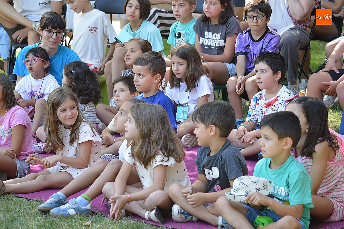 Foto 6 - La obra `Hambre de cuentos&acute; conquista al p&uacute;blico infantil del Campamento Urbano del Parque de La Florida.