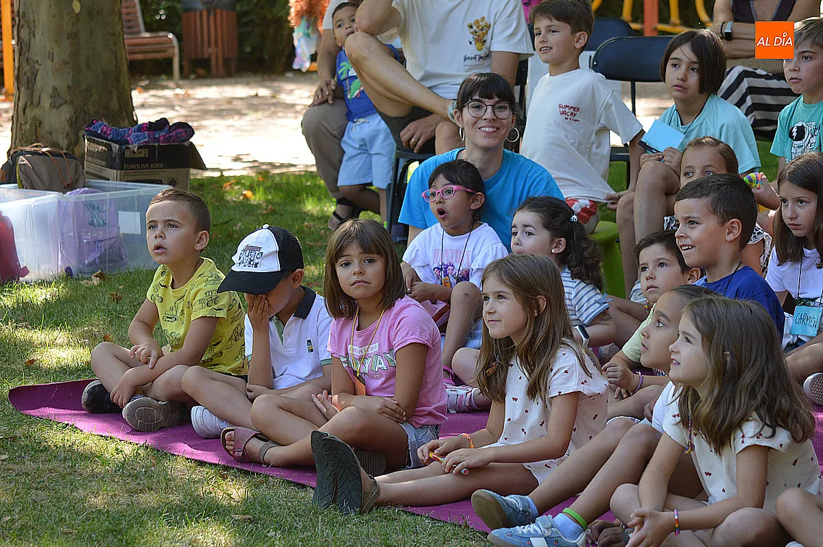 Foto 7 - La obra `Hambre de cuentos&acute; conquista al p&uacute;blico infantil del Campamento Urbano del Parque de La Florida.