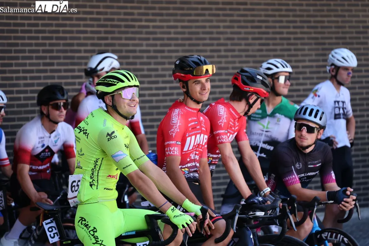 Salida en Santa Marta de la tercera etapa de la III Vuelta Ciclista a Castilla y León Sub’23 y Elite