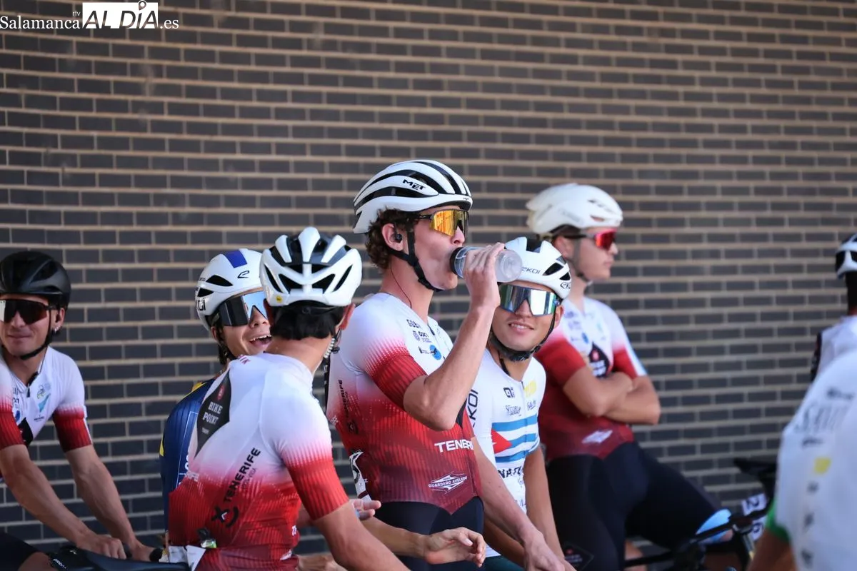 Salida en Santa Marta de la tercera etapa de la III Vuelta Ciclista a Castilla y León Sub’23 y Elite