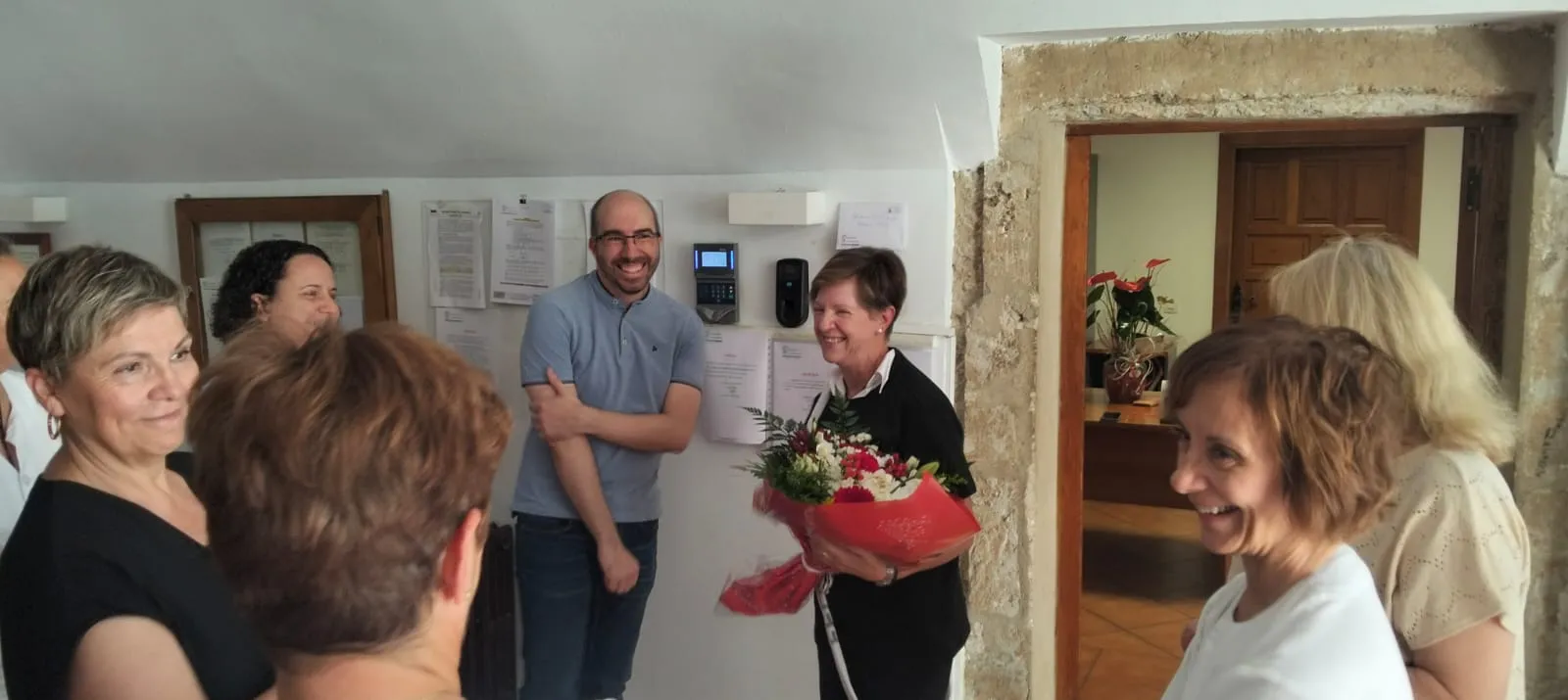 Foto 4 - Dori Bernal se jubila tras m&aacute;s de cuatro d&eacute;cadas de dedicaci&oacute;n en la Residencia Mixta 
