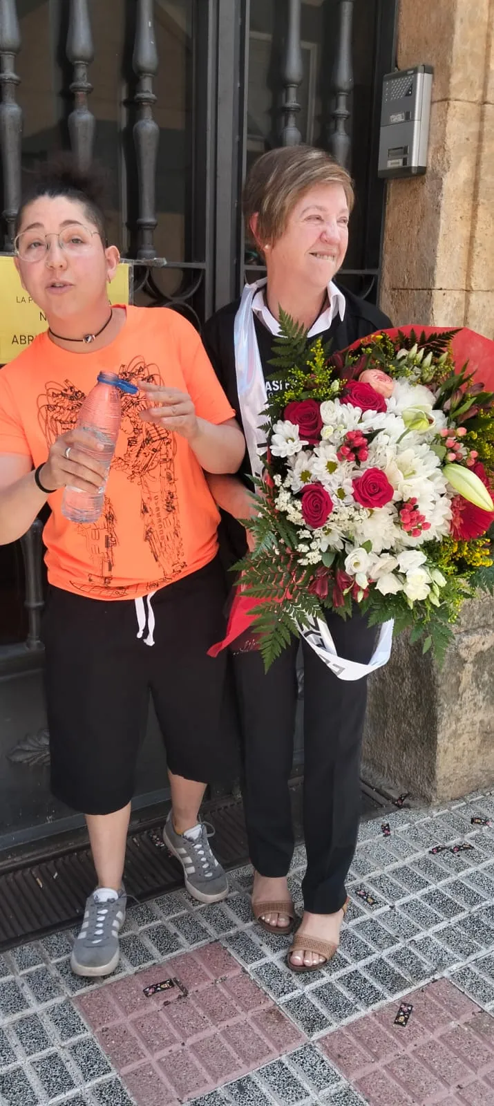 Foto 3 - Dori Bernal se jubila tras m&aacute;s de cuatro d&eacute;cadas de dedicaci&oacute;n en la Residencia Mixta 