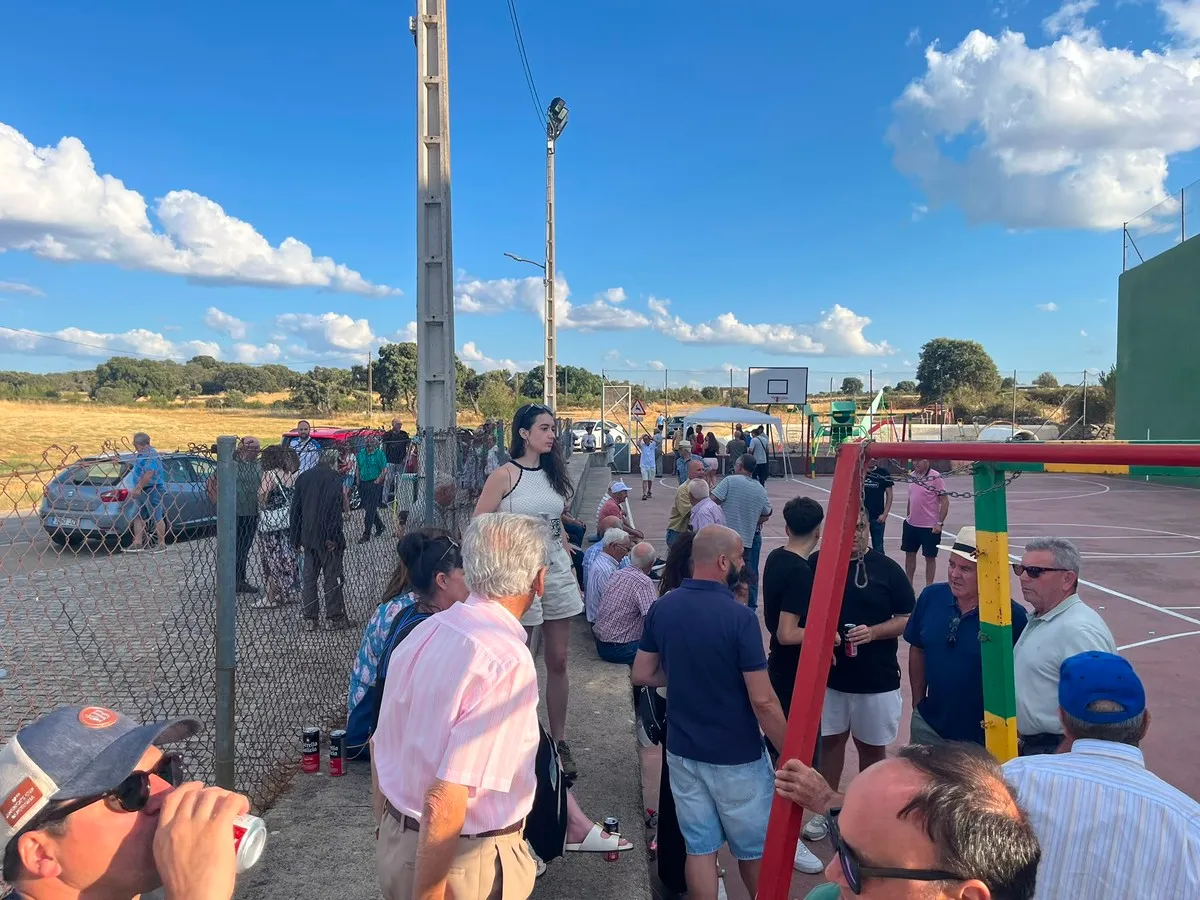 Entretenido partido de pelota en Guadramiro este domingo