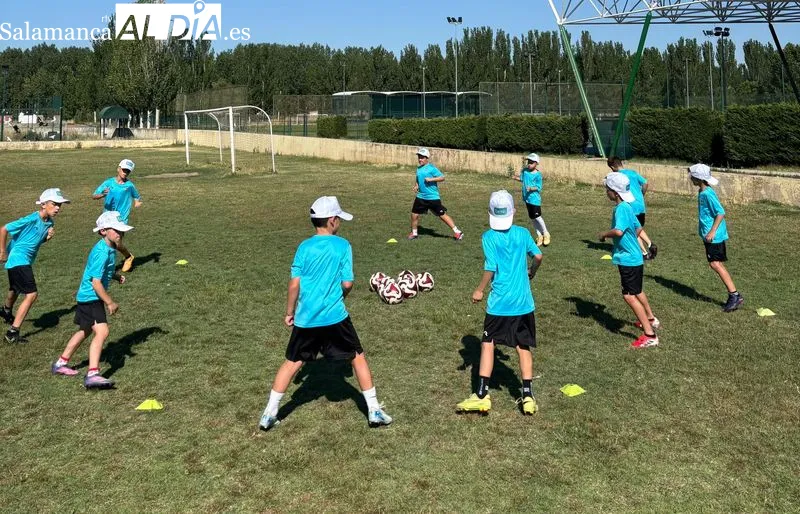 Foto 9 - El Campus de Verano del Alba de Tormes CF combina formaci&oacute;n y experiencias &uacute;nicas para los j&oacute;venes futbolistas