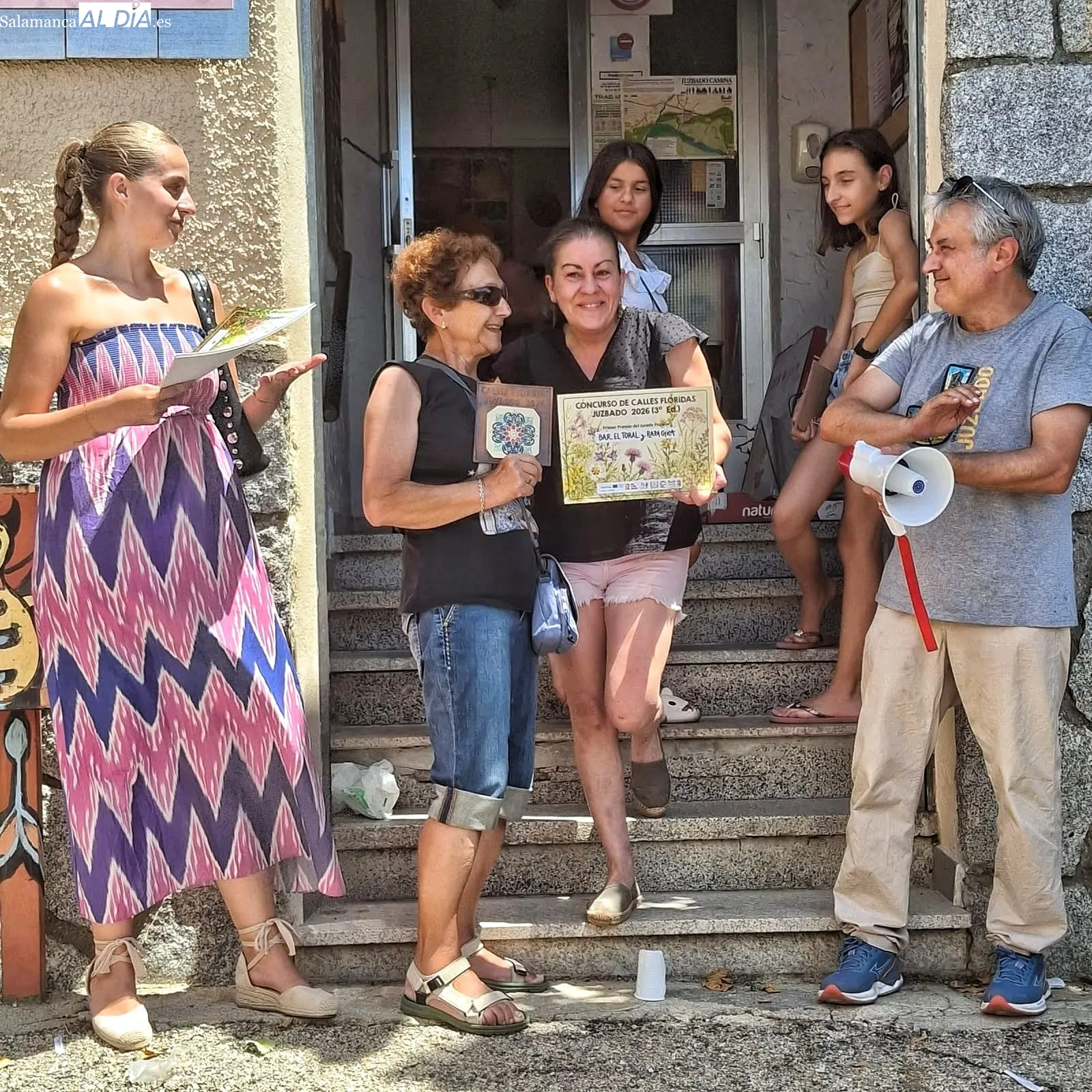 Foto 2 - Juzbado premia a los vecinos del III Concurso de Calles Floridas para embellecer el municipio
