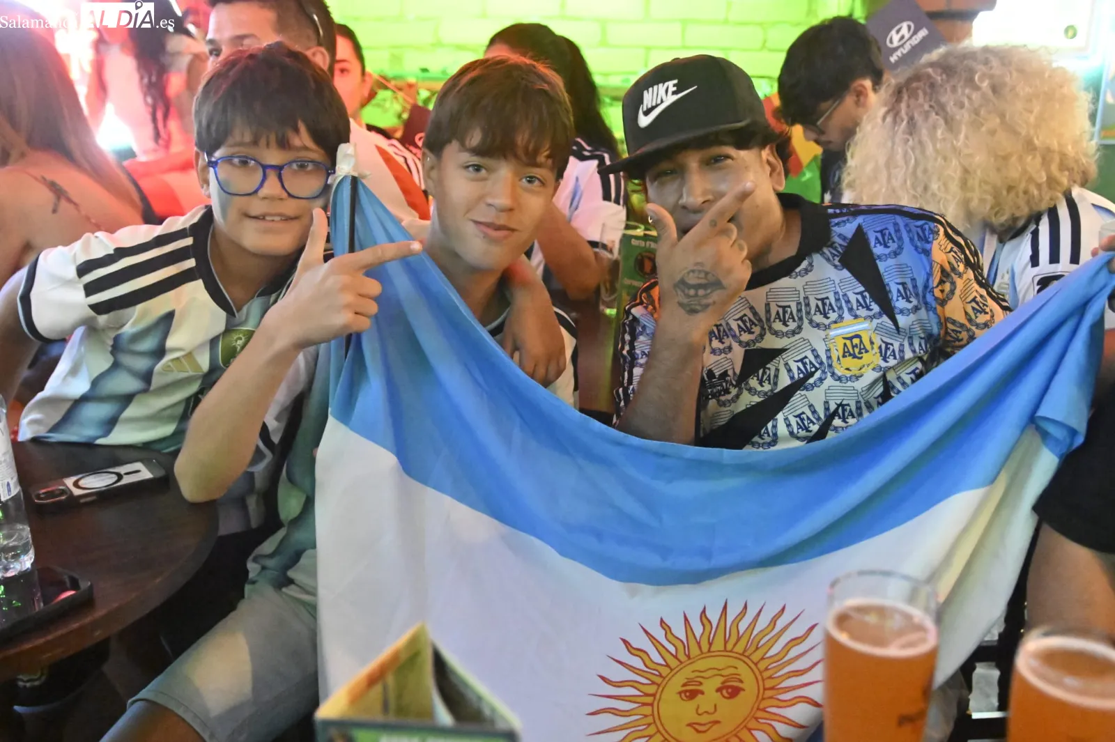 FOTOS | Leo, Leo, Leo, Leo, los aficionados argentinos se reúnen en Salamanca para disfrutar de la final del Mundial 