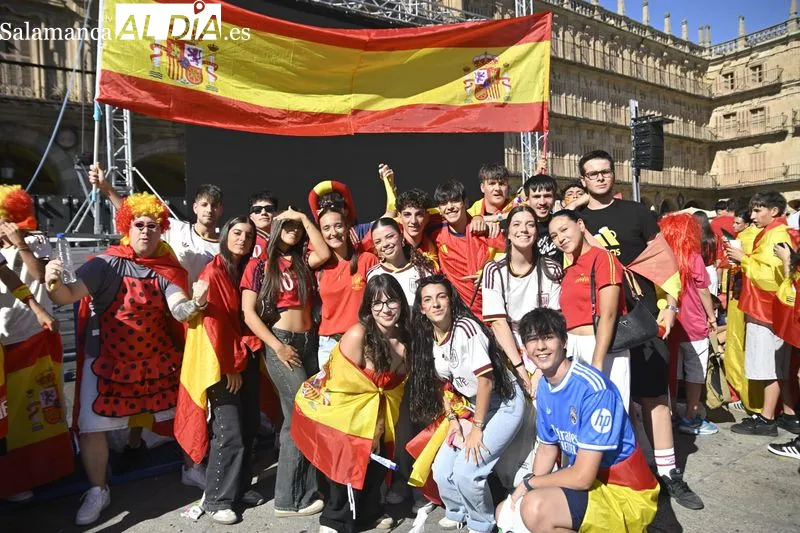 FOTOS | ¡¡Salamanca quiere el segundo Mundial de España: impresionante ambiente en la Plaza Mayor para animar a la selección en la final!!