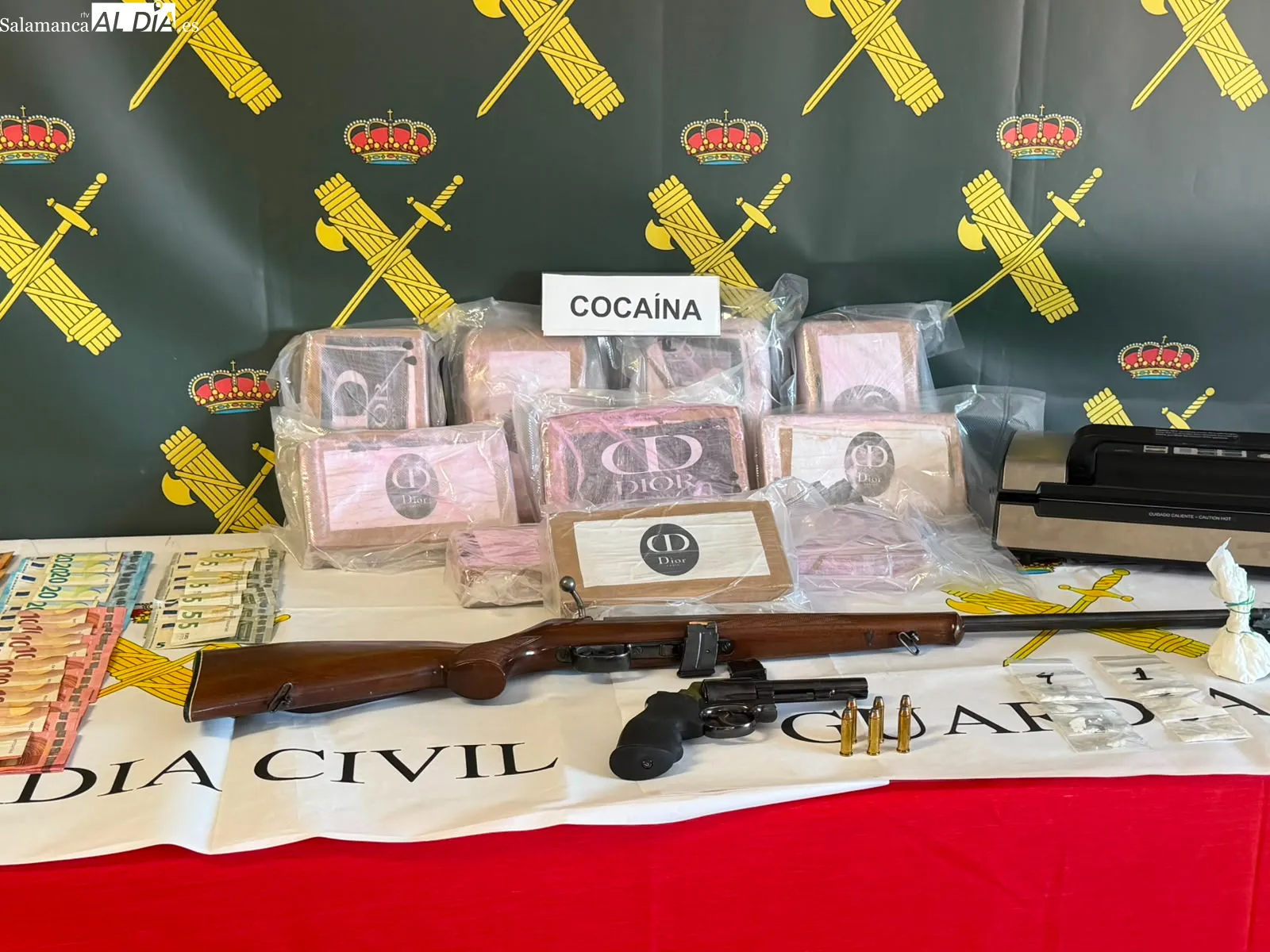 Desarticulada una red de narcotráfico en Salamanca, que se salda con tres detenidos y más de 12 kilos de cocaína intervenidos | FOTOS: V.M. 