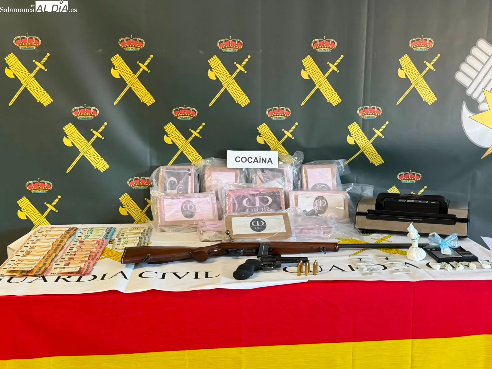 Desarticulada una red de narcotráfico en Salamanca, que se salda con tres detenidos y más de 12 kilos de cocaína intervenidos | FOTOS: V.M. 