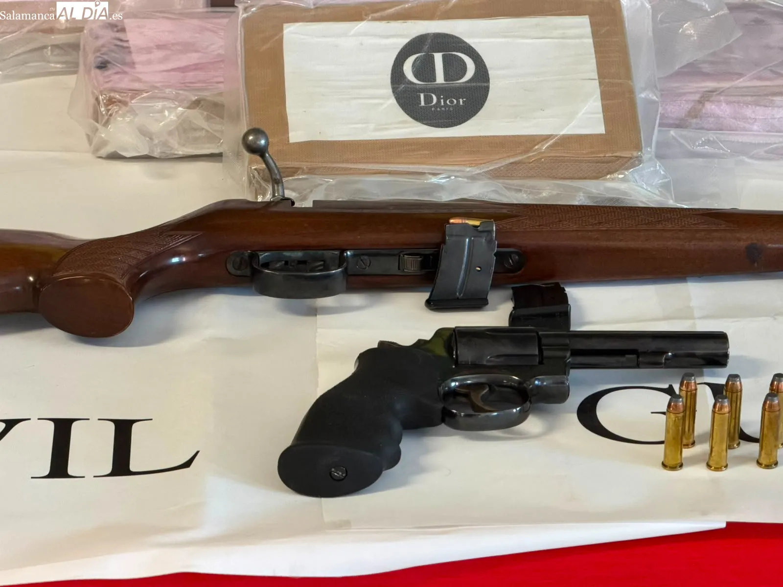 Desarticulada una red de narcotráfico en Salamanca, que se salda con tres detenidos y más de 12 kilos de cocaína intervenidos | FOTOS: V.M. 