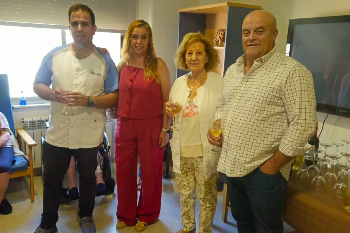Los mayores de la residencia municipal celebran el día de Santa Ana