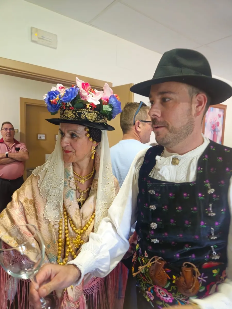 Los mayores de la residencia municipal celebran el día de Santa Ana