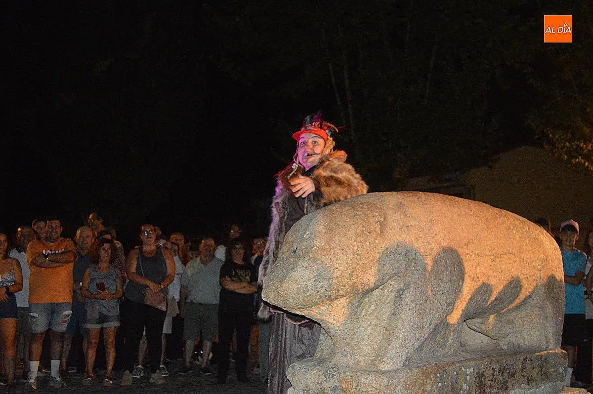 Foto 13 - Diez a&ntilde;os de historias, leyendas y misterio: unas 500 personas arropan a la Ruta de los Malditos en su estreno