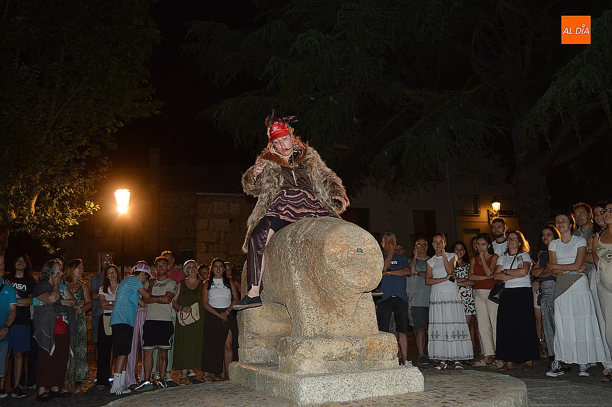 Foto 2 - Diez a&ntilde;os de historias, leyendas y misterio: unas 500 personas arropan a la Ruta de los Malditos en su estreno