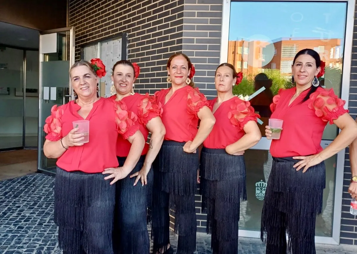 Foto 4 - El grupo Aires de Sevilla, de El Campo de Pe&ntilde;aranda arranca aplausos y expectaci&oacute;n en Santa Marta 